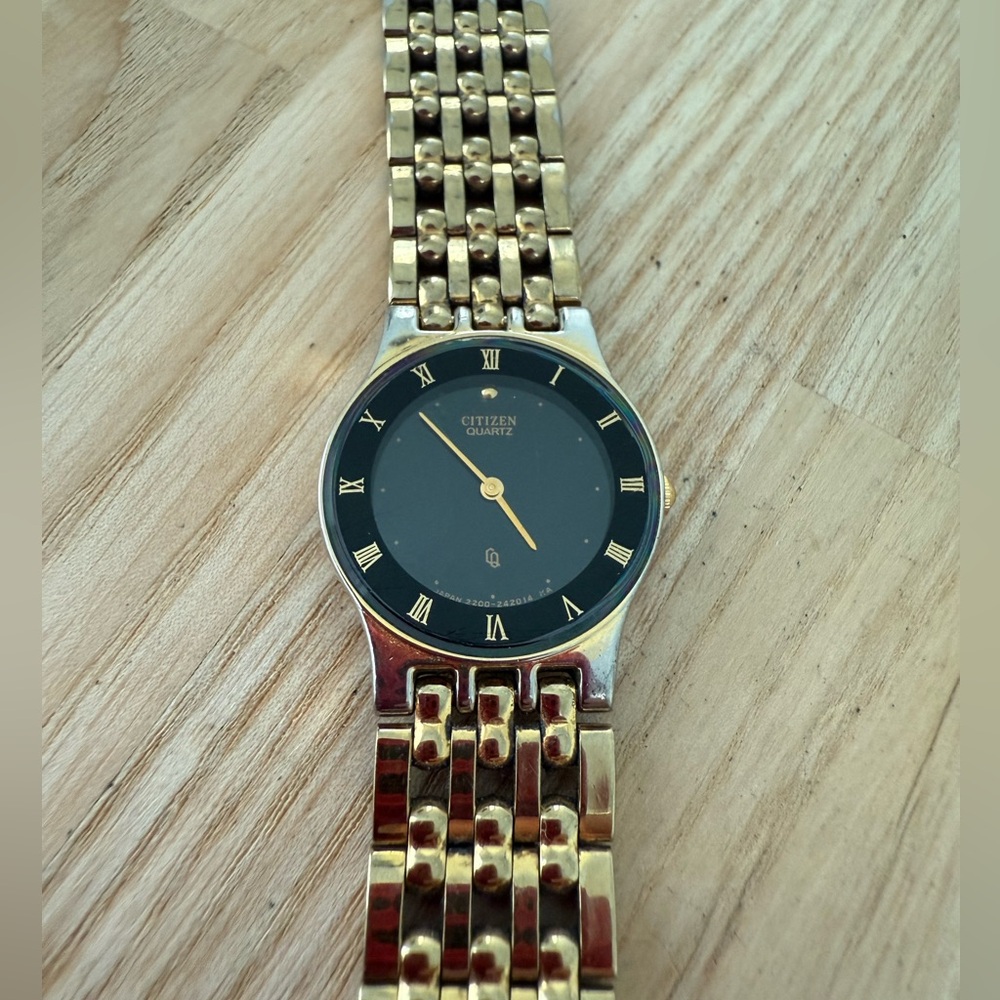 Citizen Quartz ladies gold tone dress watch NEW BATTERY